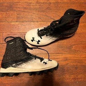 NIKE football cleats USA 6Y used black and white.